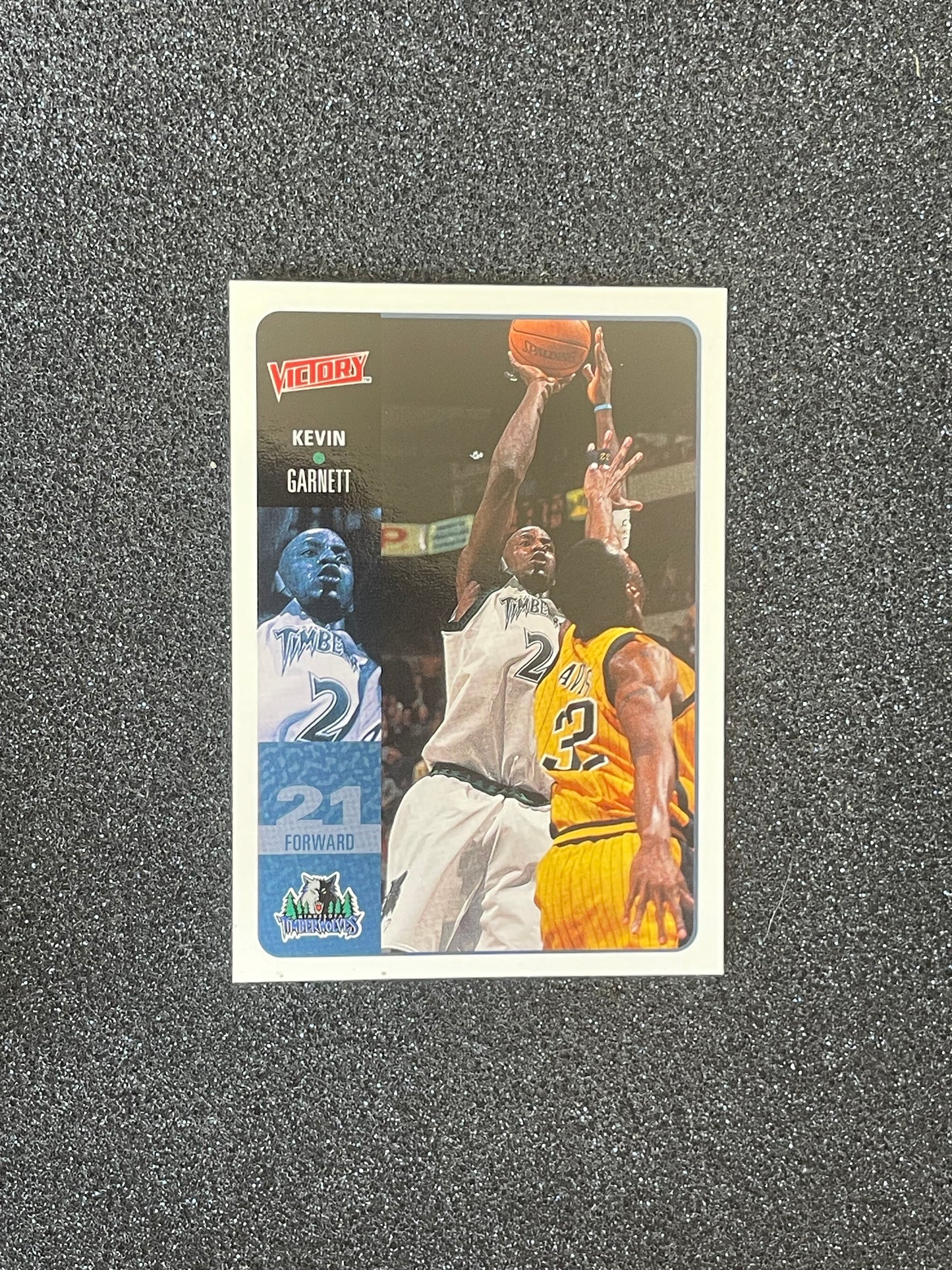 2000 Upper Deck Victory Kevin Garnett #121 Minnesota Timberwolves NBA Card