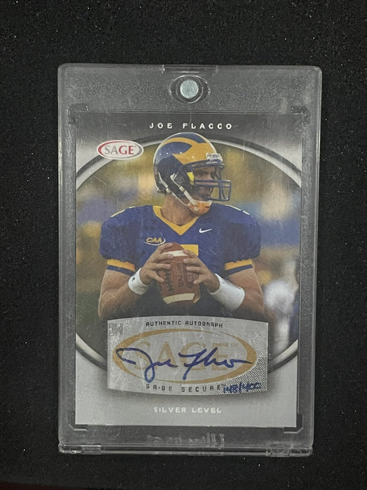 2008 SAGE Joe Flacco Silver Level Autograph Rookie Card – Delaware Blue Hens